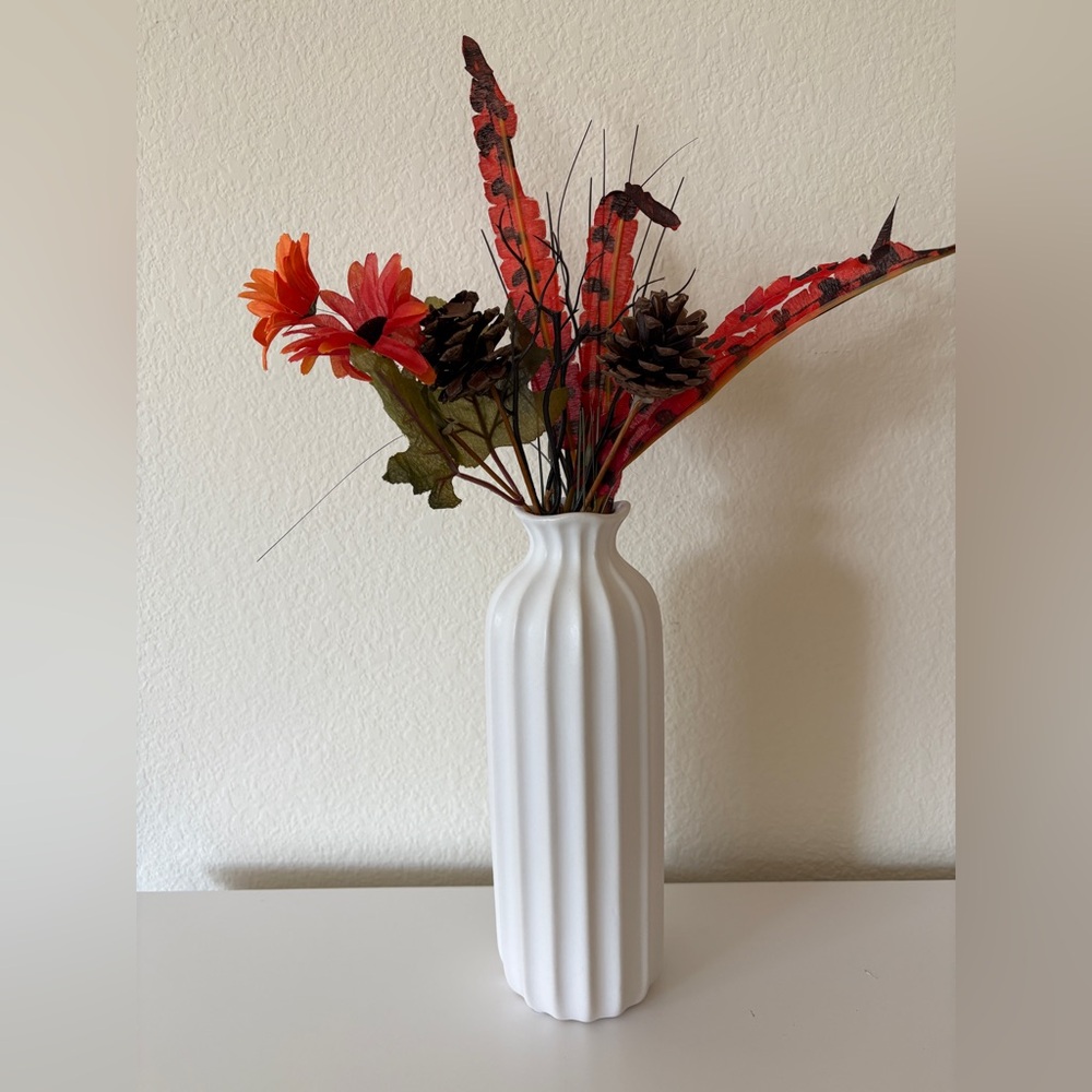 NWT 9" Pleated Ceramic Vase by Savafieh